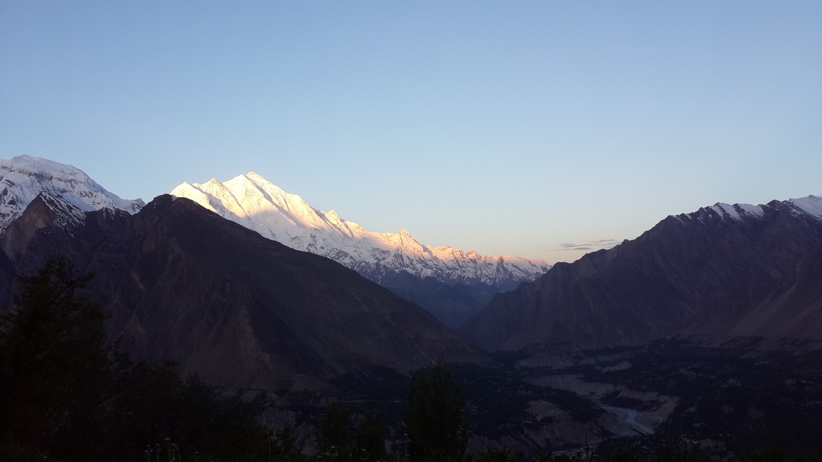Hunza Honeymoon Tour